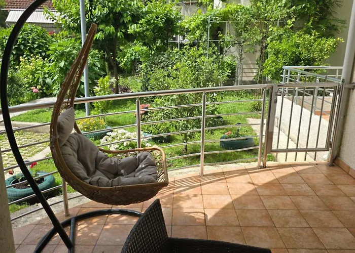 Roman Garden Apartment