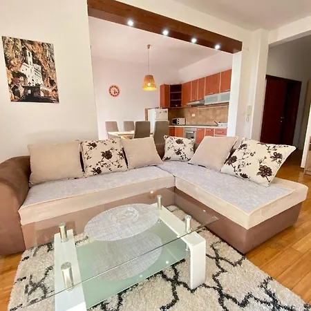 Roman Garden Apartment Risan Exterior photo